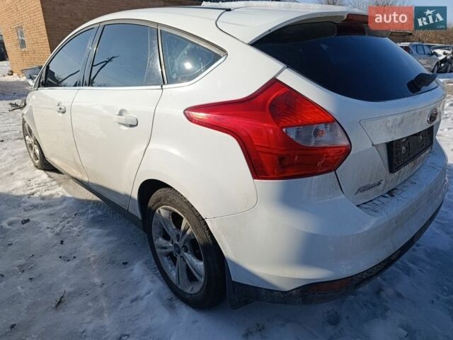 Белый Форд Фокус, объемом двигателя 1 л и пробегом 74 тыс. км за 2650 $, фото 6 на Automoto.ua