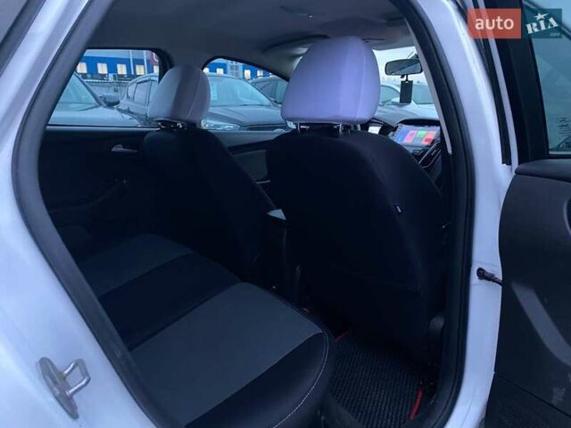 Белый Форд Фокус, объемом двигателя 2 л и пробегом 226 тыс. км за 6990 $, фото 21 на Automoto.ua
