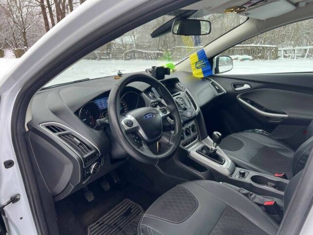 Белый Форд Фокус, объемом двигателя 1.6 л и пробегом 225 тыс. км за 8500 $, фото 6 на Automoto.ua