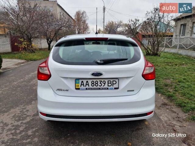 Белый Форд Фокус, объемом двигателя 1 л и пробегом 149 тыс. км за 5600 $, фото 7 на Automoto.ua