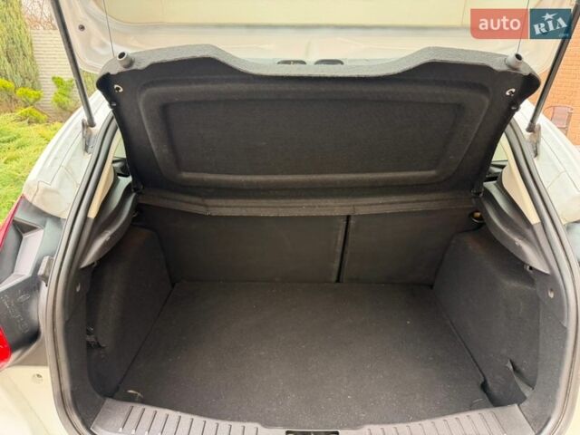 Білий Форд Фокус, об'ємом двигуна 1 л та пробігом 173 тис. км за 6333 $, фото 17 на Automoto.ua