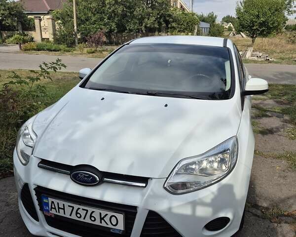 Форд Фокус 2013 в Павлограде на Automoto.ua Белый Форд Фокус, объемом двигателя 1 л и пробегом 184 тыс. км за 6135 $, фото 1 на Automoto.ua