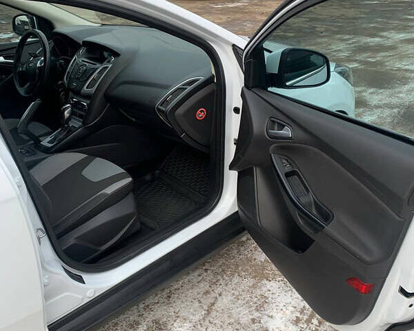 Білий Форд Фокус, об'ємом двигуна 1.6 л та пробігом 90 тис. км за 8500 $, фото 23 на Automoto.ua