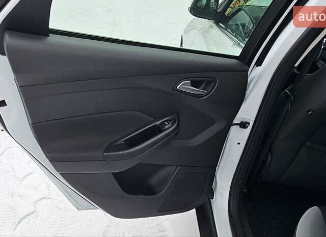 Білий Форд Фокус, об'ємом двигуна 1.6 л та пробігом 180 тис. км за 7700 $, фото 12 на Automoto.ua