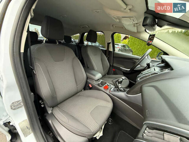 Белый Форд Фокус, объемом двигателя 1.6 л и пробегом 227 тыс. км за 8900 $, фото 27 на Automoto.ua