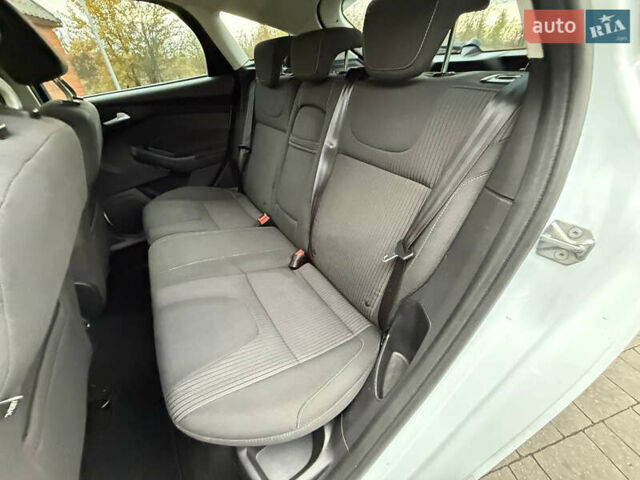 Белый Форд Фокус, объемом двигателя 1.6 л и пробегом 227 тыс. км за 8900 $, фото 39 на Automoto.ua