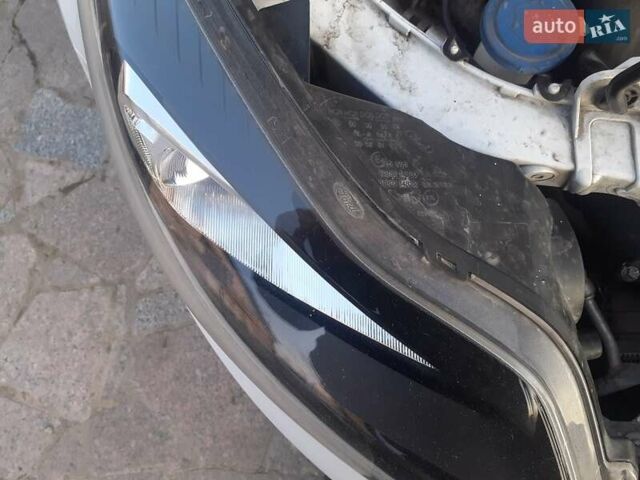 Белый Форд Фокус, объемом двигателя 1 л и пробегом 119 тыс. км за 7500 $, фото 6 на Automoto.ua