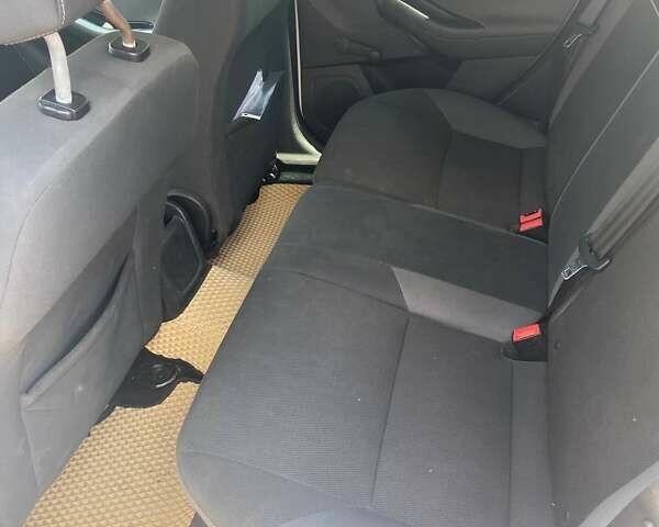 Белый Форд Фокус, объемом двигателя 1 л и пробегом 147 тыс. км за 6500 $, фото 6 на Automoto.ua