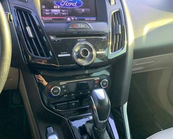 Белый Форд Фокус, объемом двигателя 0 л и пробегом 110 тыс. км за 6400 $, фото 6 на Automoto.ua