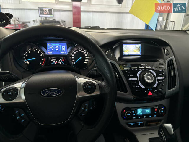 Белый Форд Фокус, объемом двигателя 1.6 л и пробегом 219 тыс. км за 10000 $, фото 15 на Automoto.ua