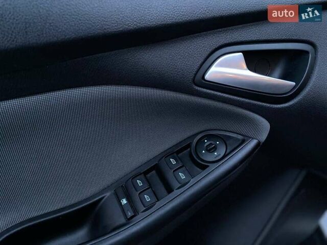 Белый Форд Фокус, объемом двигателя 2 л и пробегом 226 тыс. км за 6990 $, фото 15 на Automoto.ua