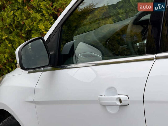 Білий Форд Фокус, об'ємом двигуна 1.6 л та пробігом 227 тис. км за 8600 $, фото 19 на Automoto.ua