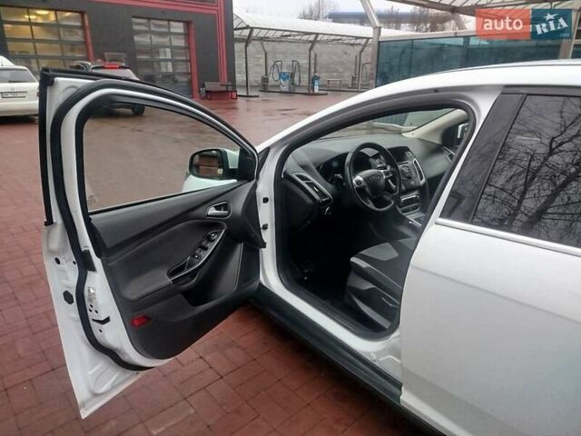 Білий Форд Фокус, об'ємом двигуна 1 л та пробігом 290 тис. км за 5000 $, фото 7 на Automoto.ua