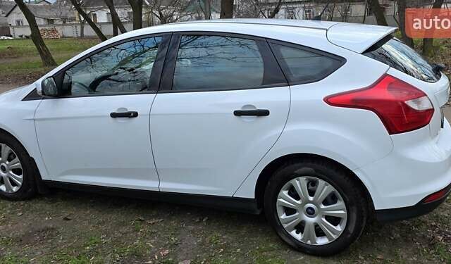 Белый Форд Фокус, объемом двигателя 1.6 л и пробегом 152 тыс. км за 7500 $, фото 2 на Automoto.ua