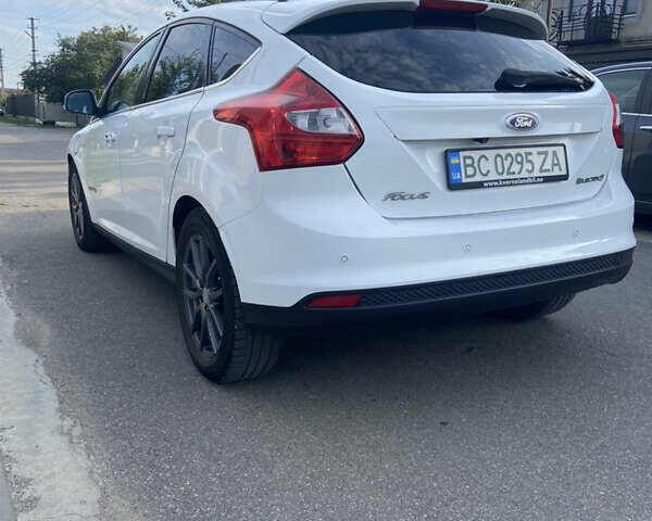 Белый Форд Фокус, объемом двигателя 0 л и пробегом 115 тыс. км за 5400 $, фото 11 на Automoto.ua