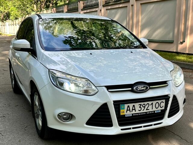 Белый Форд Фокус, объемом двигателя 1 л и пробегом 196 тыс. км за 5900 $, фото 1 на Automoto.ua