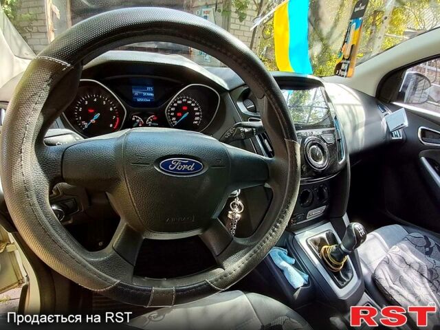 Белый Форд Фокус, объемом двигателя 1.6 л и пробегом 126 тыс. км за 8100 $, фото 2 на Automoto.ua