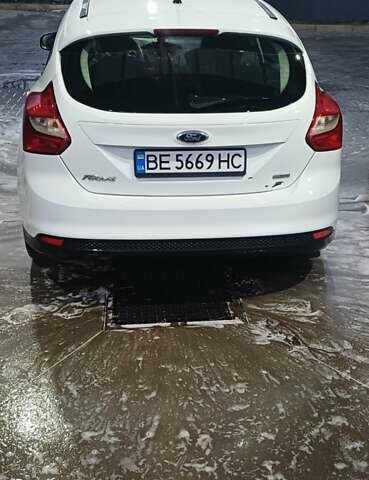 Білий Форд Фокус, об'ємом двигуна 1 л та пробігом 285 тис. км за 6400 $, фото 5 на Automoto.ua