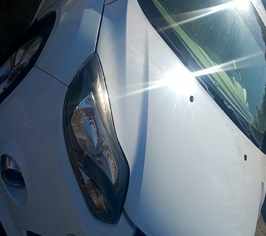 Форд Фокус 2013 у Києві на Automoto.ua Білий Форд Фокус, об'ємом двигуна 1 л та пробігом 161 тис. км за 4444 $, фото 5 на Automoto.ua