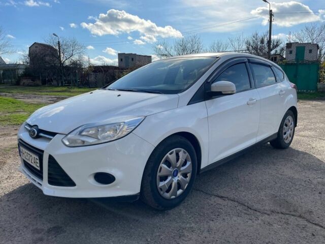 Белый Форд Фокус, объемом двигателя 1 л и пробегом 118 тыс. км за 5500 $, фото 2 на Automoto.ua