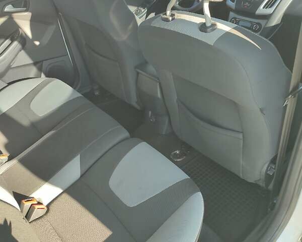 Белый Форд Фокус, объемом двигателя 1 л и пробегом 166 тыс. км за 6300 $, фото 15 на Automoto.ua