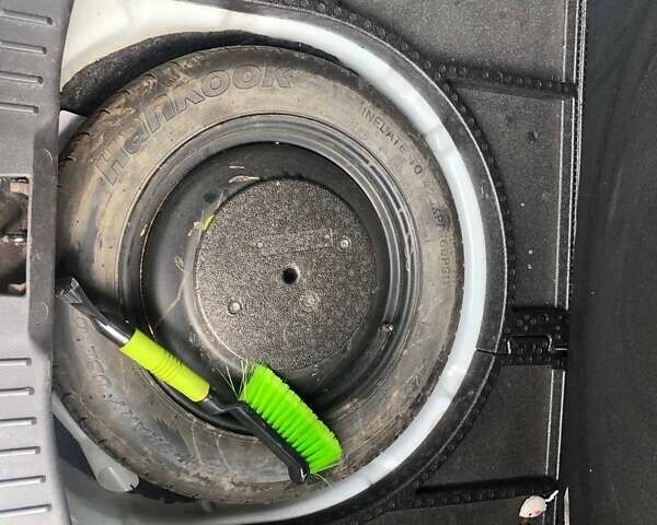 Белый Форд Фокус, объемом двигателя 1 л и пробегом 140 тыс. км за 6000 $, фото 18 на Automoto.ua