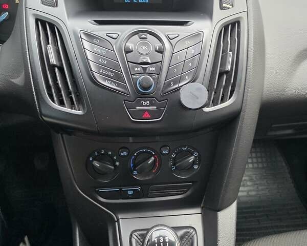 Белый Форд Фокус, объемом двигателя 1.6 л и пробегом 152 тыс. км за 7500 $, фото 6 на Automoto.ua