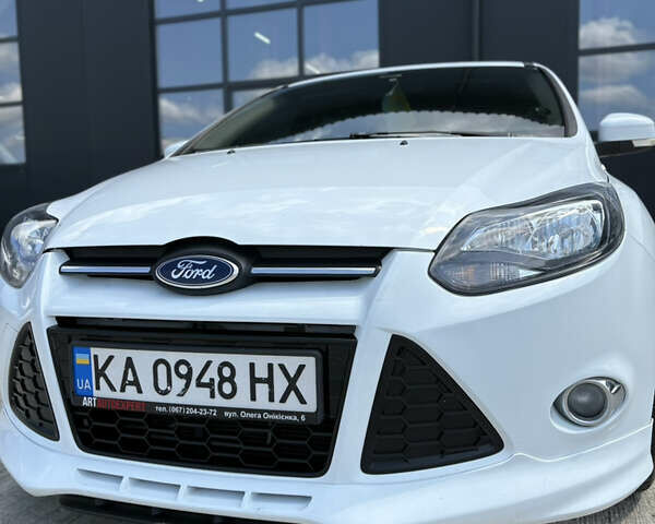 Белый Форд Фокус, объемом двигателя 1.6 л и пробегом 219 тыс. км за 10000 $, фото 3 на Automoto.ua