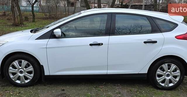 Белый Форд Фокус, объемом двигателя 1.6 л и пробегом 152 тыс. км за 7500 $, фото 4 на Automoto.ua