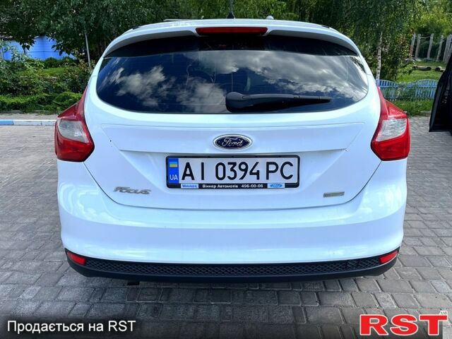 Форд Фокус 2013 в Киеве на Automoto.ua Белый Форд Фокус, объемом двигателя 1 л и пробегом 184 тыс. км за 6299 $, фото 3 на Automoto.ua