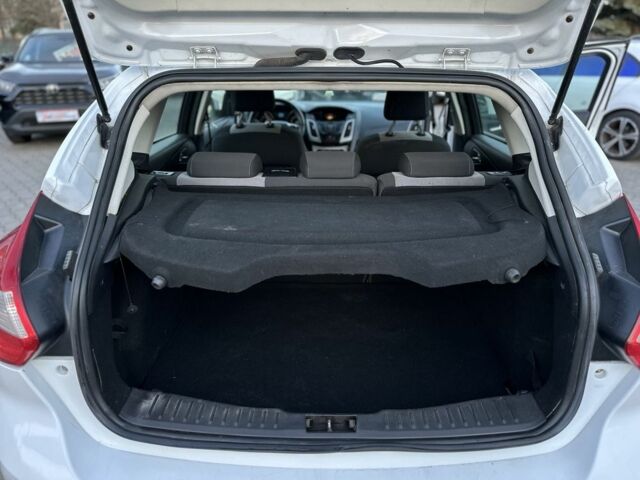 Белый Форд Фокус, объемом двигателя 1 л и пробегом 164 тыс. км за 5700 $, фото 19 на Automoto.ua