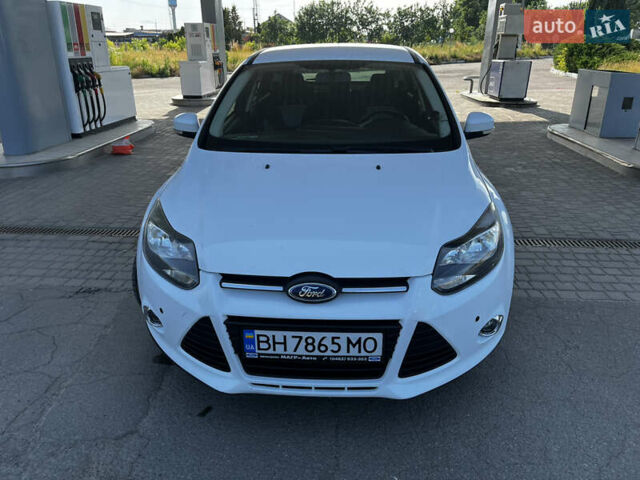 Форд Фокус 2013 в Львове на Automoto.ua Белый Форд Фокус, объемом двигателя 1 л и пробегом 156 тыс. км за 6000 $, фото 1 на Automoto.ua