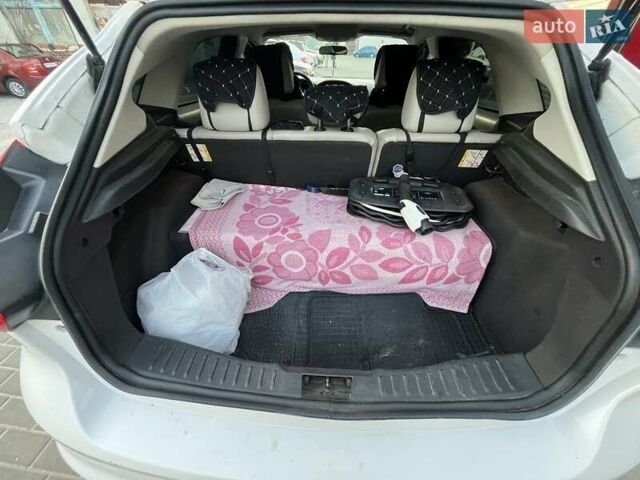 Белый Форд Фокус, объемом двигателя 0 л и пробегом 140 тыс. км за 7000 $, фото 12 на Automoto.ua