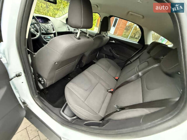 Белый Форд Фокус, объемом двигателя 1.6 л и пробегом 227 тыс. км за 8900 $, фото 38 на Automoto.ua