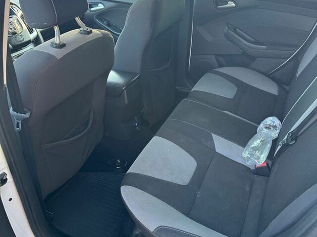 Белый Форд Фокус, объемом двигателя 1 л и пробегом 290 тыс. км за 4999 $, фото 11 на Automoto.ua