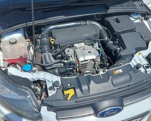 Белый Форд Фокус, объемом двигателя 1 л и пробегом 85 тыс. км за 6300 $, фото 18 на Automoto.ua