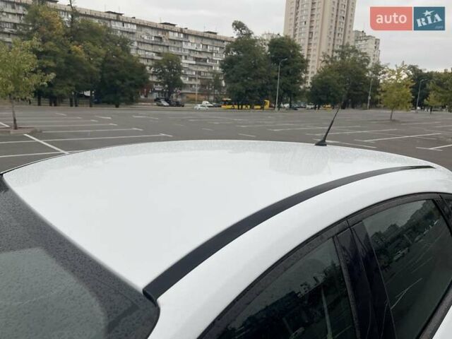 Білий Форд Фокус, об'ємом двигуна 1 л та пробігом 198 тис. км за 7400 $, фото 7 на Automoto.ua