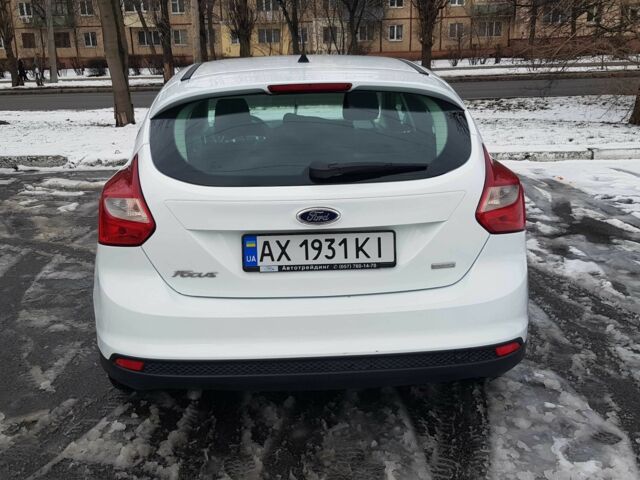 Білий Форд Фокус, об'ємом двигуна 1 л та пробігом 120 тис. км за 6500 $, фото 6 на Automoto.ua