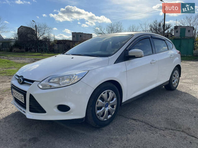 Білий Форд Фокус, об'ємом двигуна 1 л та пробігом 113 тис. км за 5500 $, фото 2 на Automoto.ua