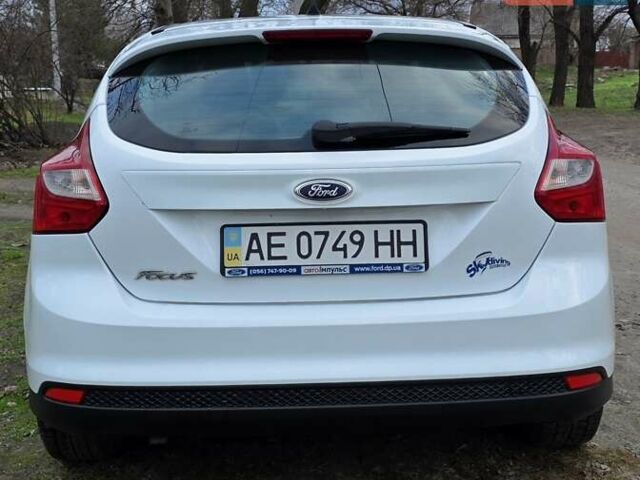 Белый Форд Фокус, объемом двигателя 1.6 л и пробегом 152 тыс. км за 7500 $, фото 3 на Automoto.ua