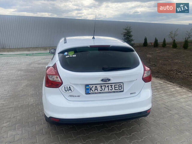 Форд Фокус 2013 в Киеве на Automoto.ua Белый Форд Фокус, объемом двигателя 1 л и пробегом 200 тыс. км за 4990 $, фото 5 на Automoto.ua