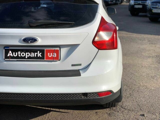 Білий Форд Фокус, об'ємом двигуна 1 л та пробігом 112 тис. км за 6984 $, фото 11 на Automoto.ua