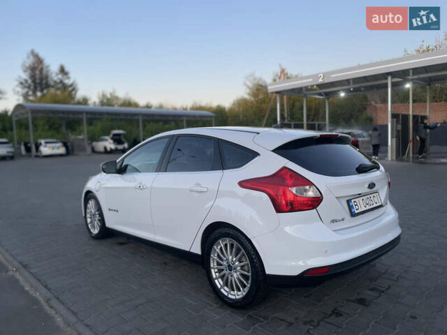 Белый Форд Фокус, объемом двигателя 0 л и пробегом 137 тыс. км за 6000 $, фото 6 на Automoto.ua
