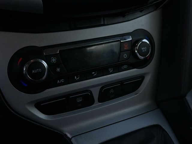 Белый Форд Фокус, объемом двигателя 1 л и пробегом 164 тыс. км за 5700 $, фото 16 на Automoto.ua