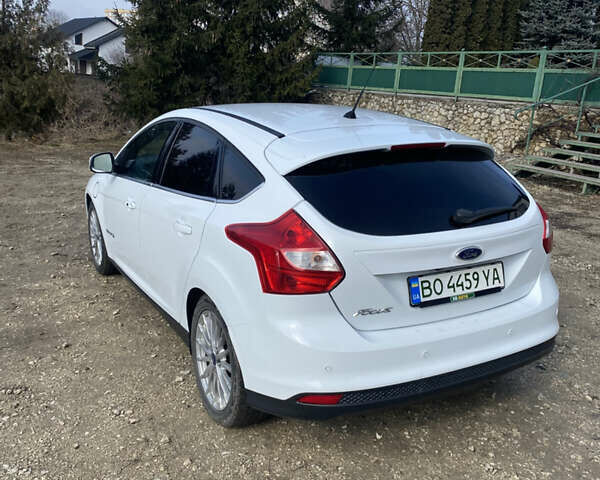Белый Форд Фокус, объемом двигателя 0 л и пробегом 115 тыс. км за 7200 $, фото 6 на Automoto.ua