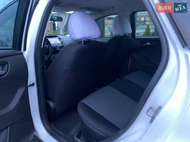 Белый Форд Фокус, объемом двигателя 2 л и пробегом 226 тыс. км за 6990 $, фото 23 на Automoto.ua