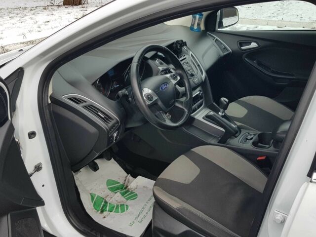 Білий Форд Фокус, об'ємом двигуна 1 л та пробігом 120 тис. км за 6500 $, фото 18 на Automoto.ua