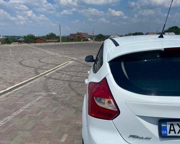 Белый Форд Фокус, объемом двигателя 1 л и пробегом 147 тыс. км за 6500 $, фото 5 на Automoto.ua