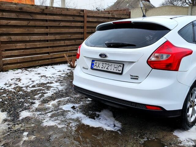 Білий Форд Фокус, об'ємом двигуна 1 л та пробігом 215 тис. км за 6000 $, фото 4 на Automoto.ua