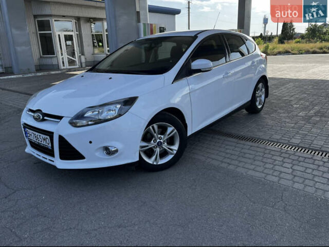 Белый Форд Фокус, объемом двигателя 1 л и пробегом 160 тыс. км за 6000 $, фото 2 на Automoto.ua